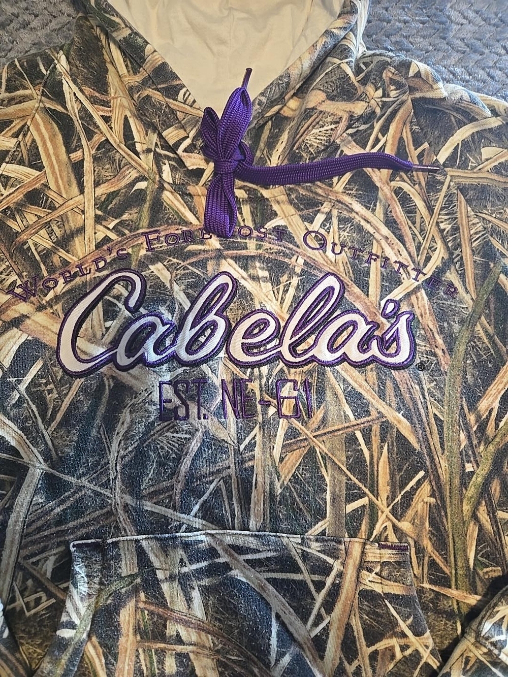 Cabela’s Women’s Camo Hoodie Large Hunting Pullover Purple Logo Size Medium? - Picture 2 of 6